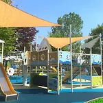 Marina Port באלאטונקנשה