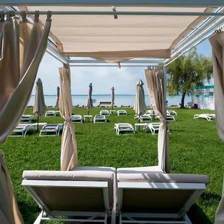 Marina Port Szálloda 4*