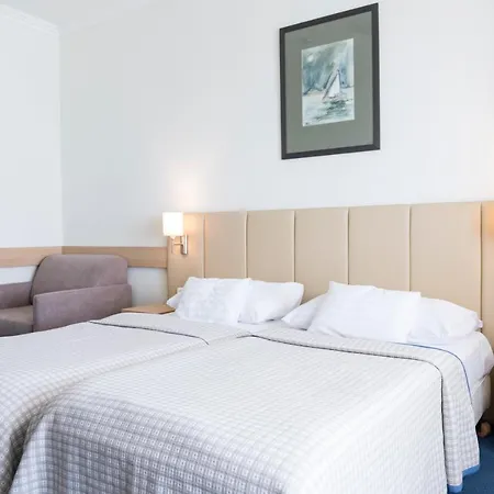 Marina Port Szálloda 4*