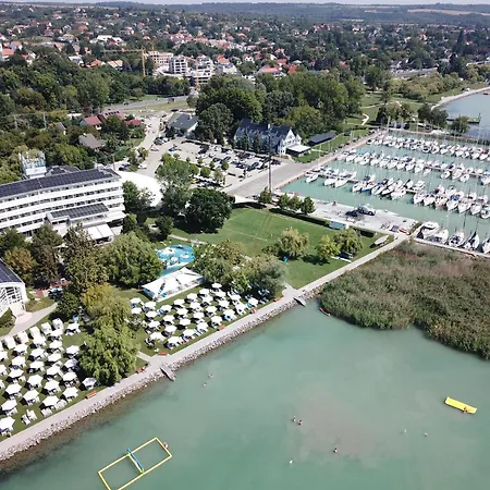 Marina Port 4* Balatonkenese