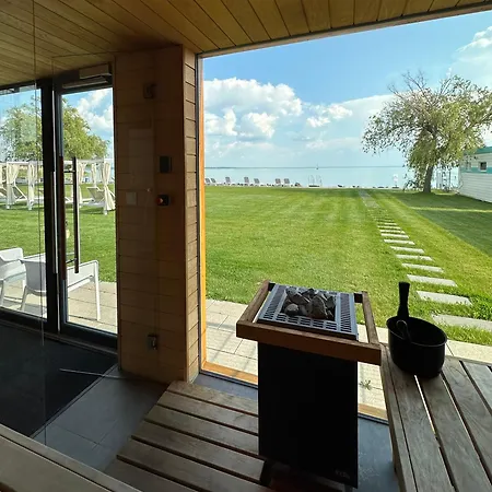 Marina Port 4* Балатонкенезе