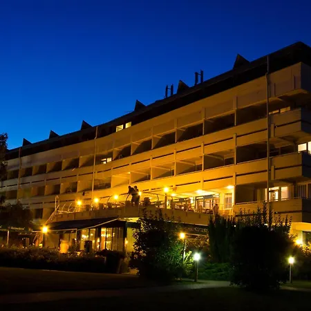 Szálloda Marina Port Balatonkenese