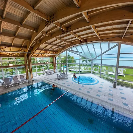 Marina Port Szálloda