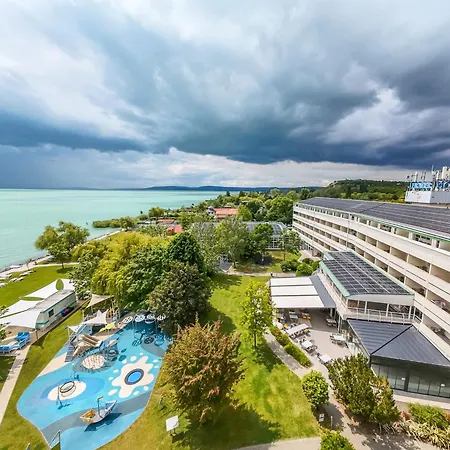 Отель Marina Port 4*