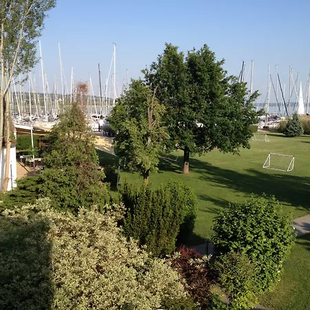 Marina Port Szálloda