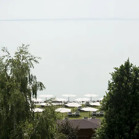 Marina Port Szálloda