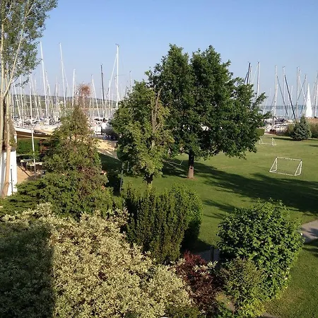 Hotel Marina Port