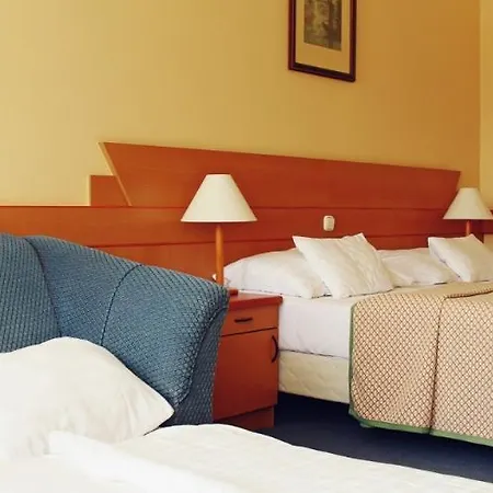 Marina Port 4* Балатонкенезе