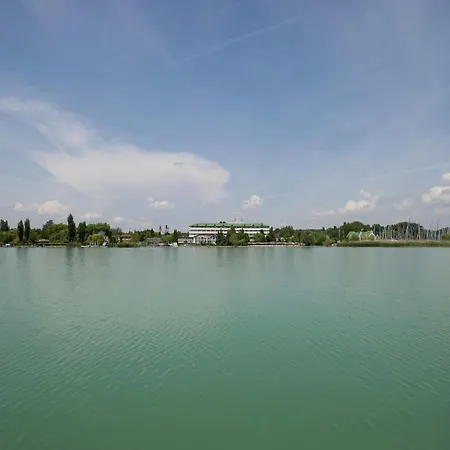 Отель Marina Port Балатонкенезе