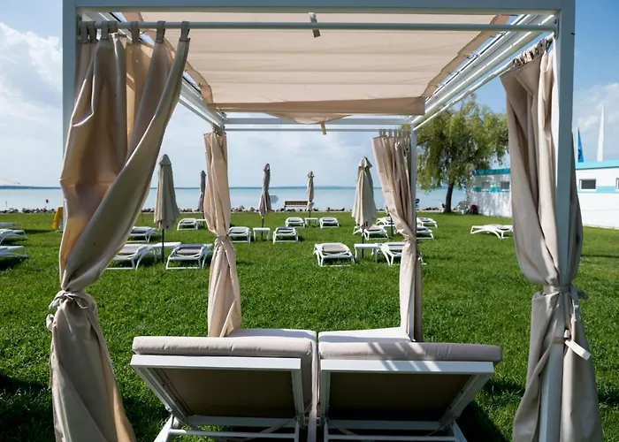 Marina Port Hotel 4*