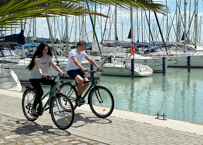 Marina Port Hotel